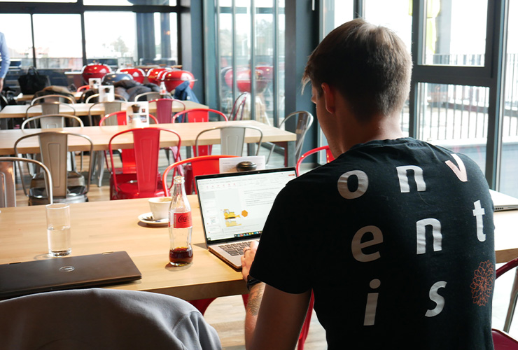 team-working-740x500